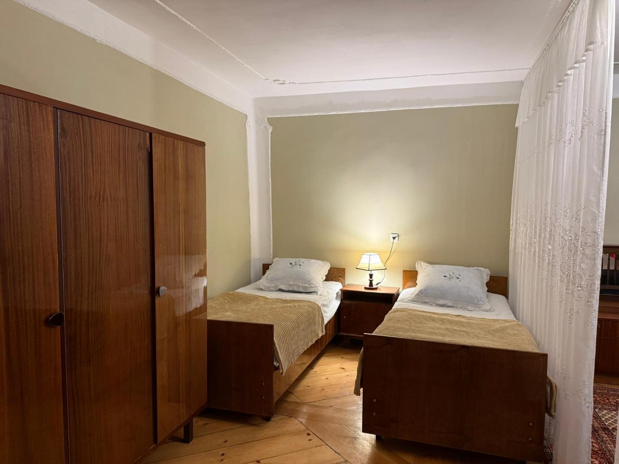 Guest House T&N Kutaisi Eksteriør bilde