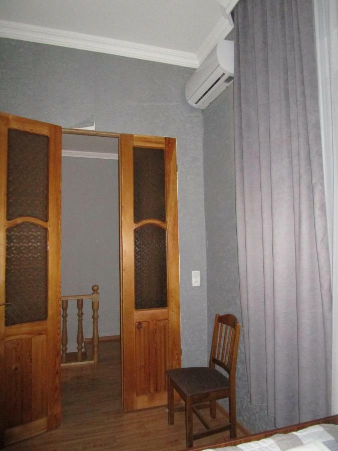 Guest House T&N Kutaisi Eksteriør bilde