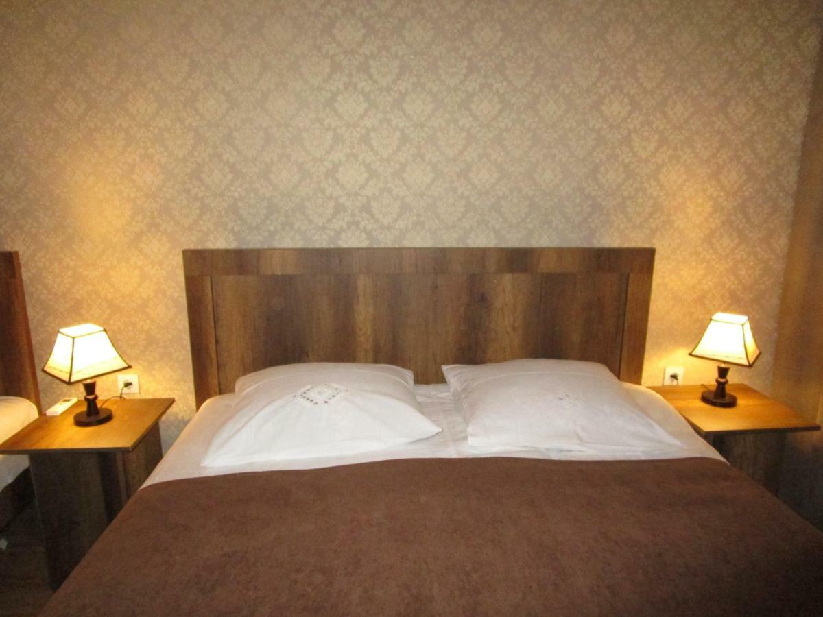 Guest House T&N Kutaisi Eksteriør bilde
