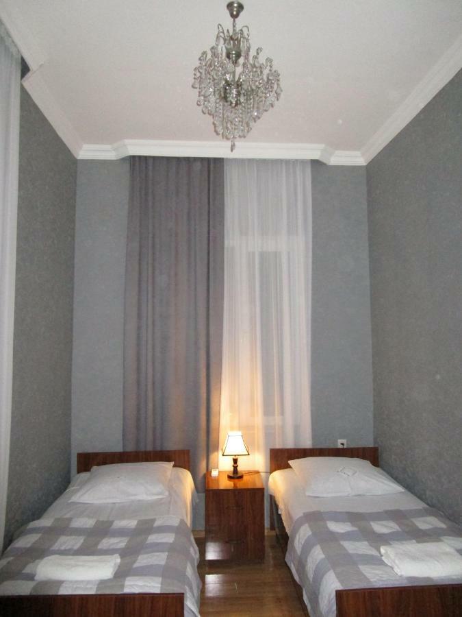 Guest House T&N Kutaisi Eksteriør bilde