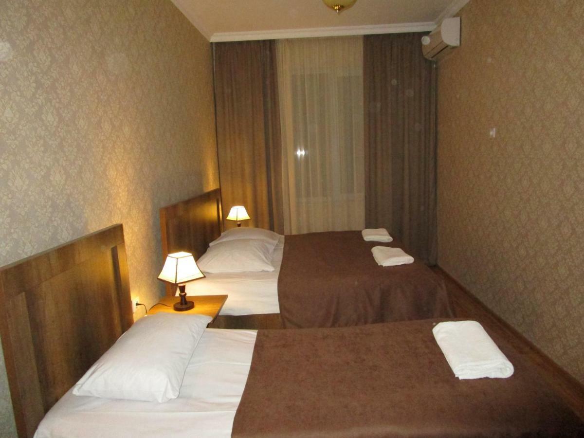 Guest House T&N Kutaisi Eksteriør bilde