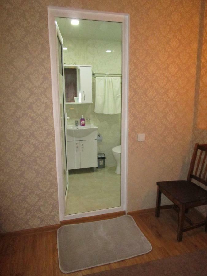 Guest House T&N Kutaisi Eksteriør bilde